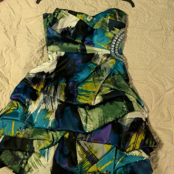 Cocktail dress. - Picture 4 of 4